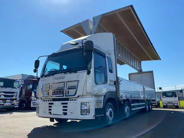いすゞ ギガ 大型 ウイング エアサス ベッド の中古トラック【車両No.173988】