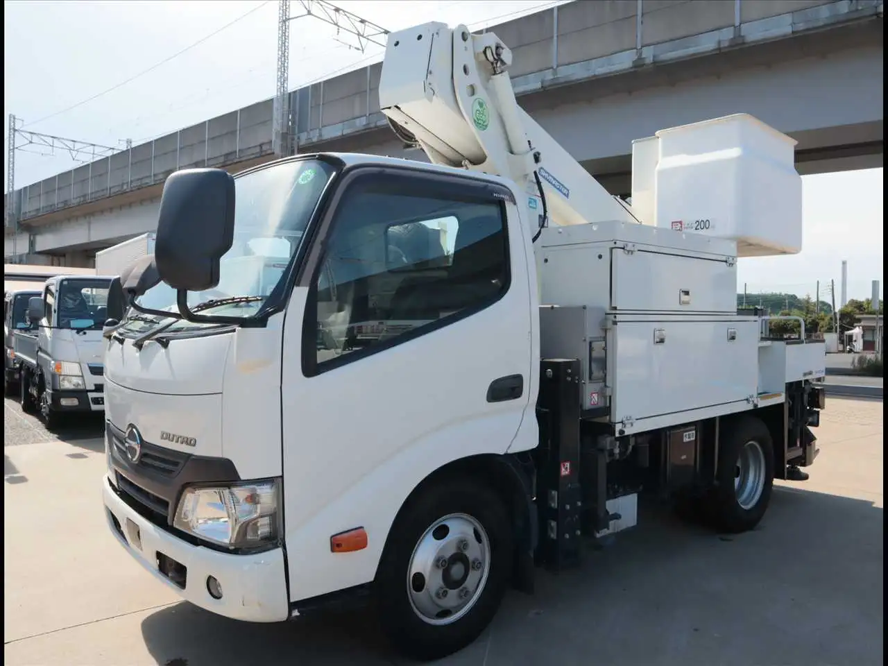日野 デュトロ 小型 高所・建柱車 高所作業車 電工仕様 の中古トラック【車両No.193446】