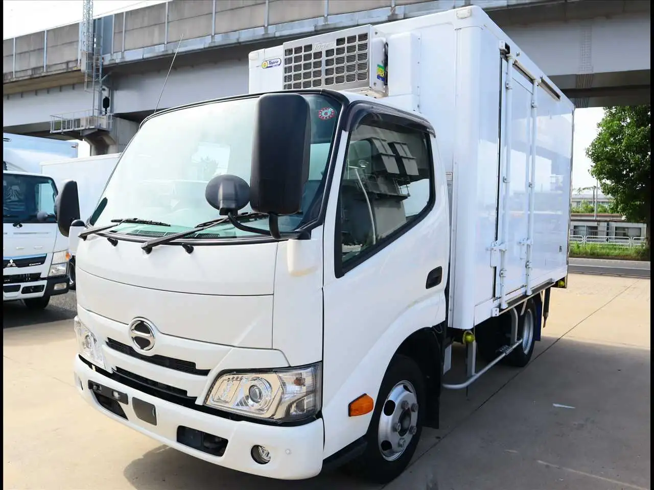 日野 リエッセ 小型 冷凍冷蔵 低温 キーストン の中古トラック【車両No.193616】